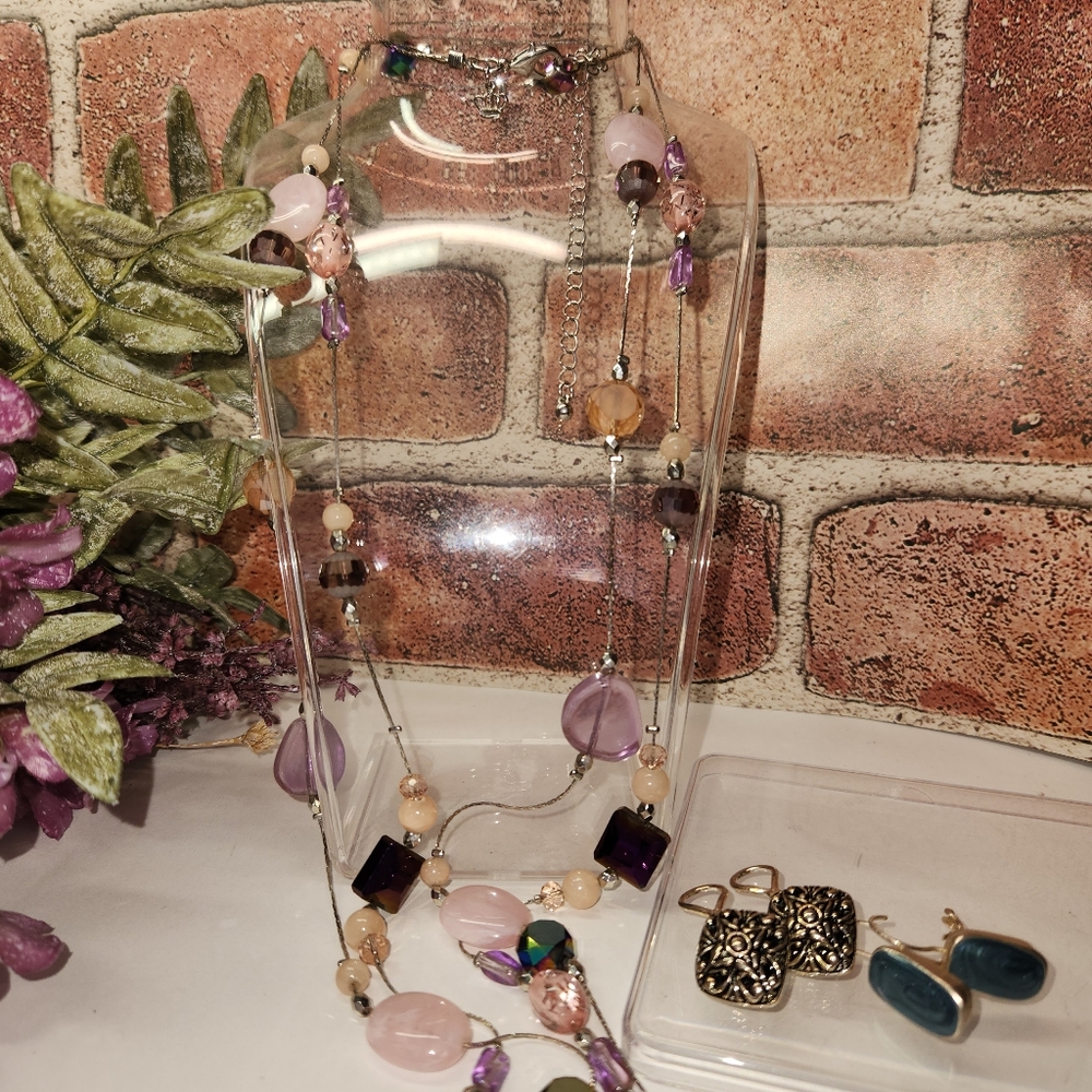 #10 RETIRATED PREMIER DESIGNS LOT OF NECKLACE,  20"IN, AND 2 PAIRS OF EARRINGS